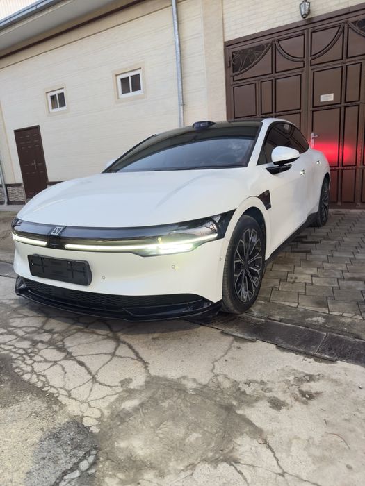 Zeekr 007 688км 2025