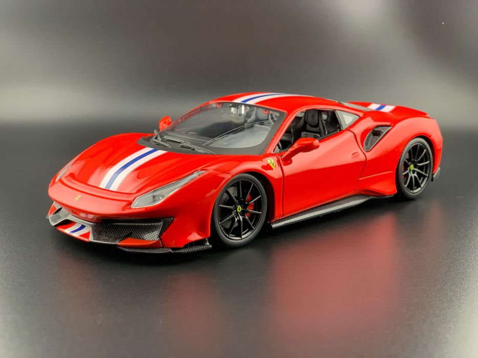 Macheta auto Ferrari 488Pista, Bburago, 1/24
