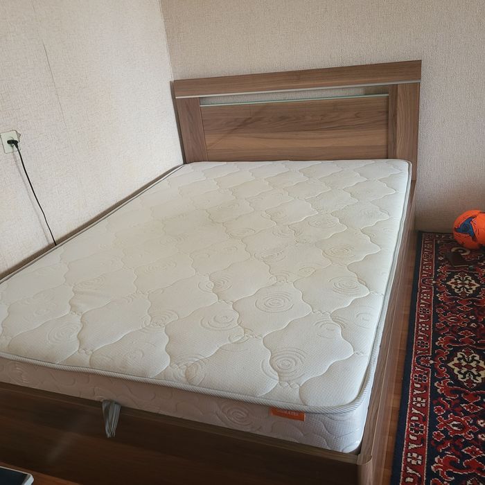 Кровать в отличном состоянии.