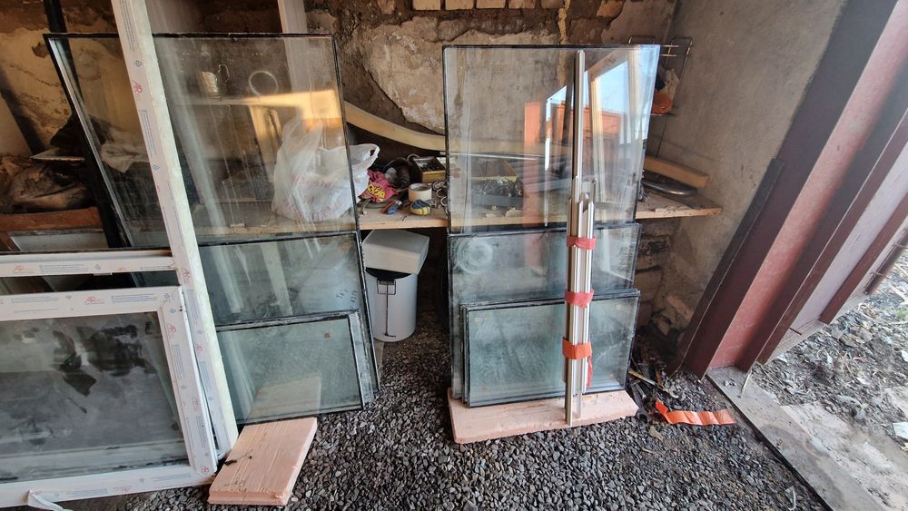 Витражное окно с дверью