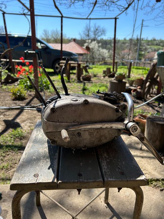 Продавам два мотора Балкан 50