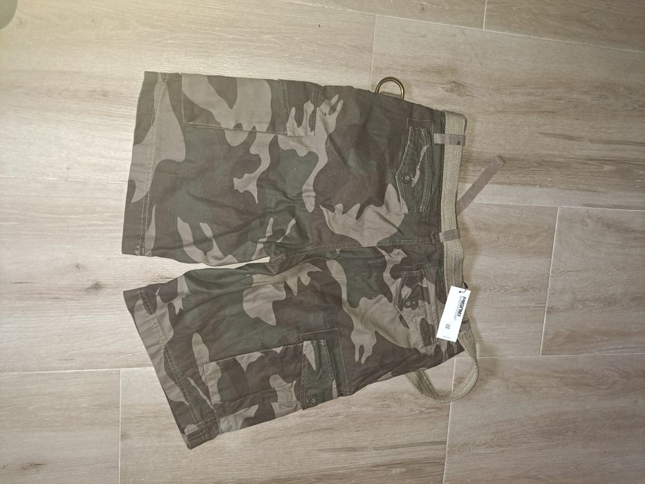 Къси мъжки панталони