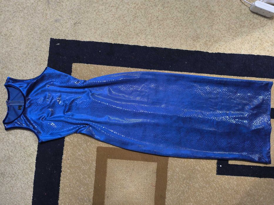 Платье красивые много вариантов пишите скину фото и видео в живую