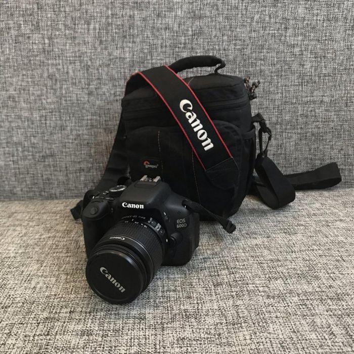 Фотоаппарат Canon 600D
