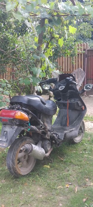 scuter kymco dink 49cc SCUTERUL ESTE VOPSIT POZELE SUNT INAINTE DE VOPSITERE ofer video cu scuterul acum
