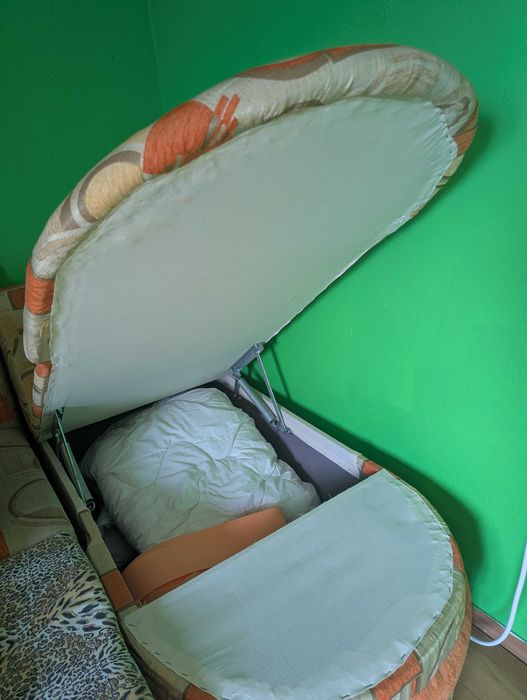 Компактен рзтегателен ъглов диван