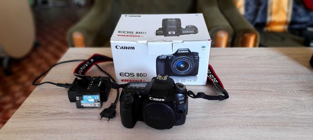Фотоапарат Canon Eos 80D