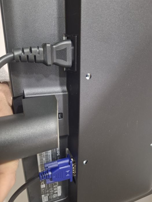 Philips manitor yangi