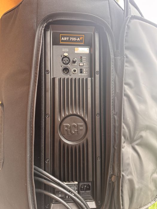 Vand 2 boxe  acrive rcf 735A si un mixer dinacor 1003