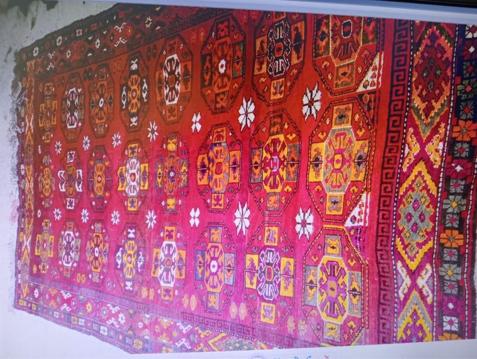 Қол кілемдер сатылады