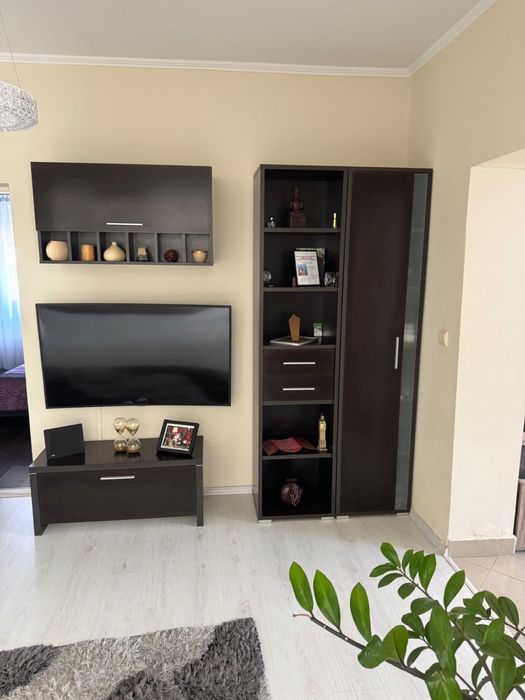 Mobila living in perfecta stare fara defectiuni ofer transport gratuit