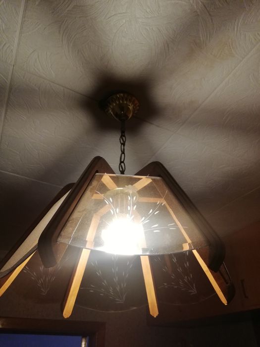 Продам люстру в гостиную