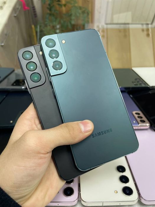 Samsung S22 plus xotirasi 8/256GB