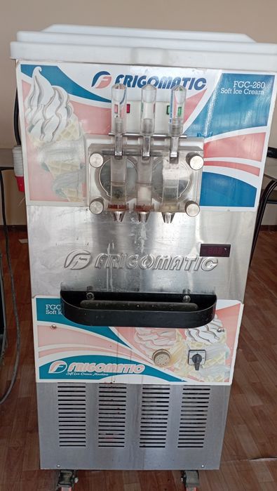 Muzqaymoq apparatlar sotiladi.