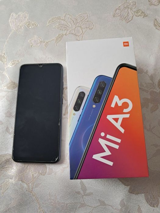 Телефон Xiaomi Mi A3