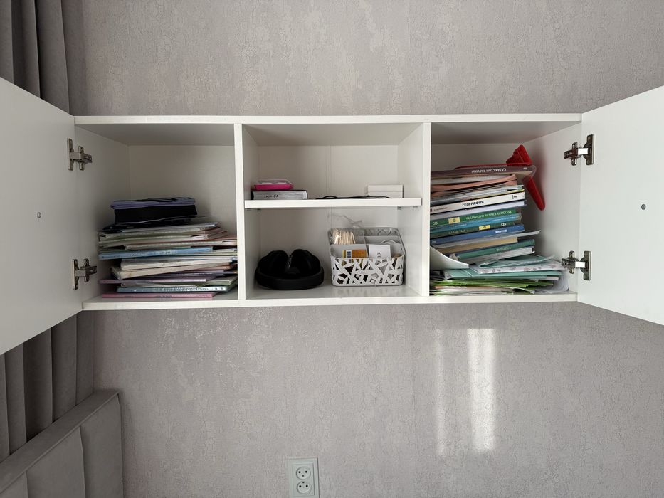 Продам полку для книг