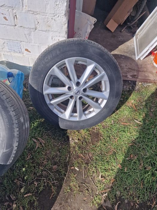 Vand un set Jante 17 nisan qasqai.