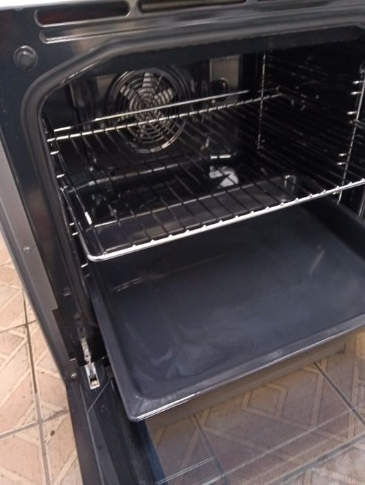 Иноксова свободно стояща печка с керамичен плот Gorenje 2 год.Гаранция