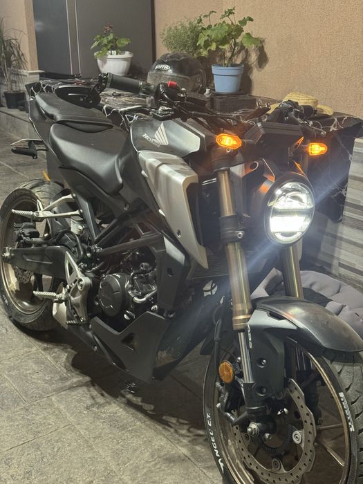 Honda cb125r Neo Sports Café ireprosabil A1