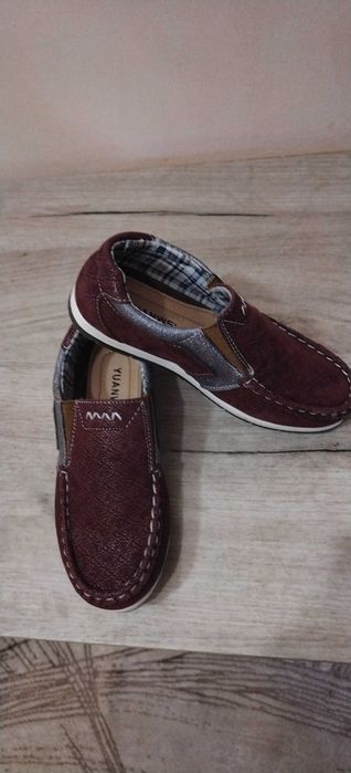 Продавам детски обувки- три чифта