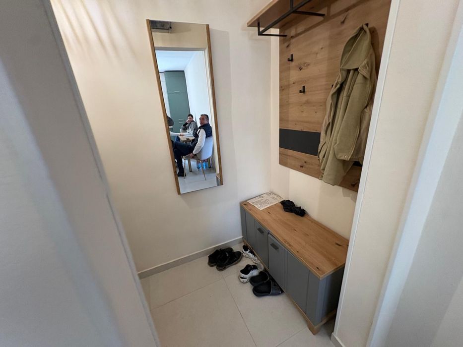 Inchiriez apartament 3 camere  Cornisa