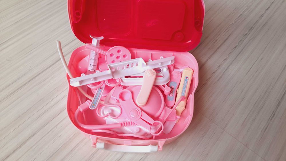 Детски лекарски комплект куфар с медински прибори