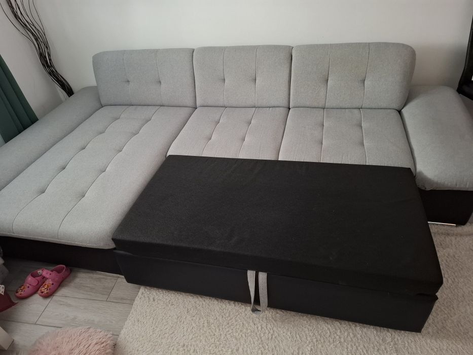 Coltar rabatabil gri cu lada de depozitare