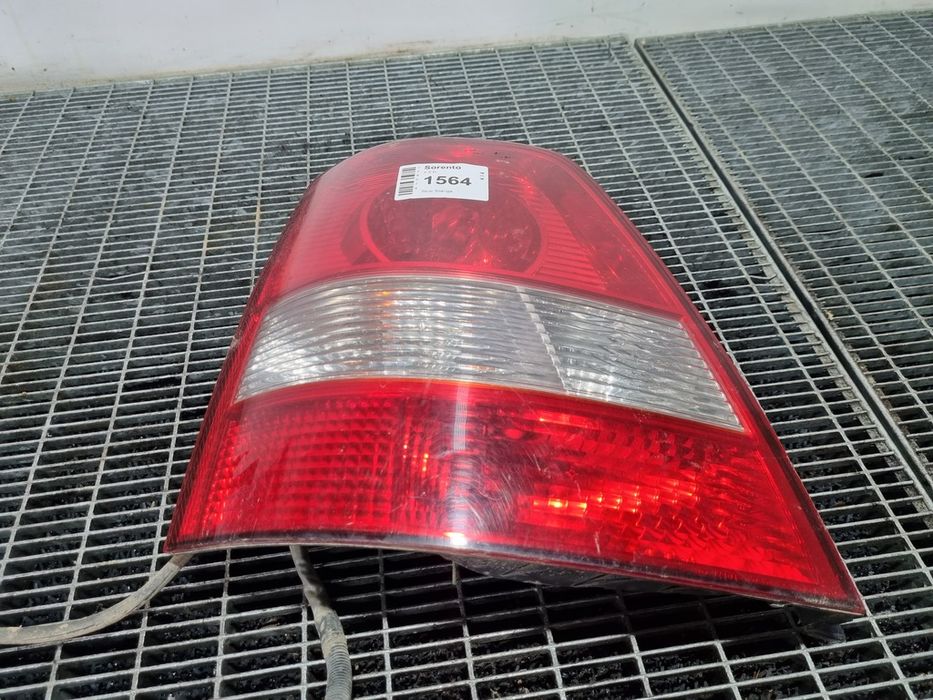 Stop Stanga Kia Sorento 2006 - 2009 SUV 4 Usi (1564) Bec clasic E138362 Garantie