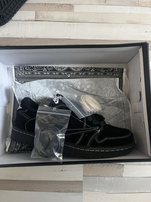 Jordan 1 travis scott marimea 42 la pretul de 450 de lei