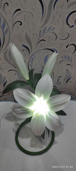 Лилия светильник