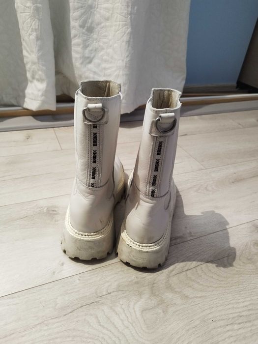 Бели боти Bronx номер 38