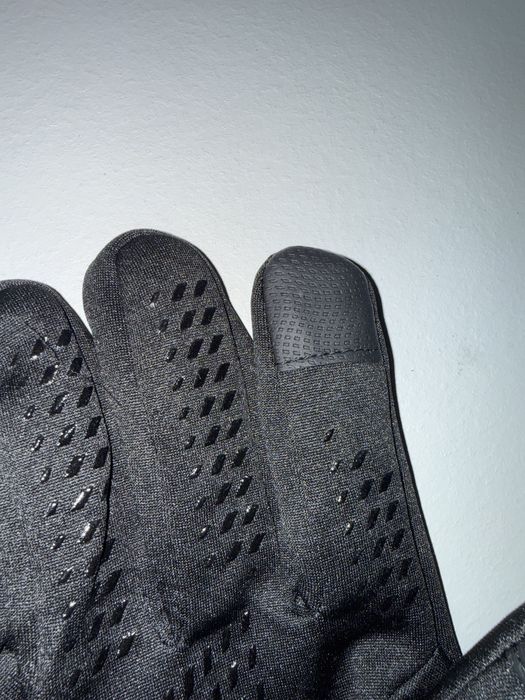 Продам перчатки  Nike HyperWarm