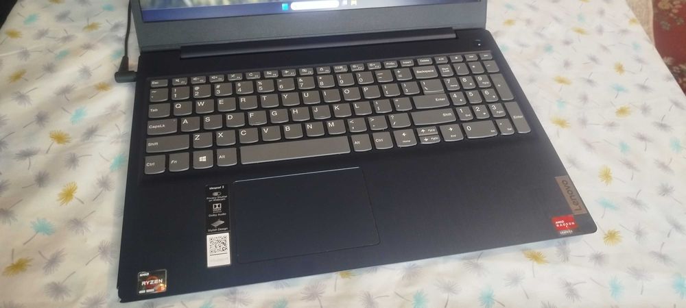 Laptop Lenovo Ideapad 3, Ryzen 5, 12Gb RAM, SSD M2 nVme