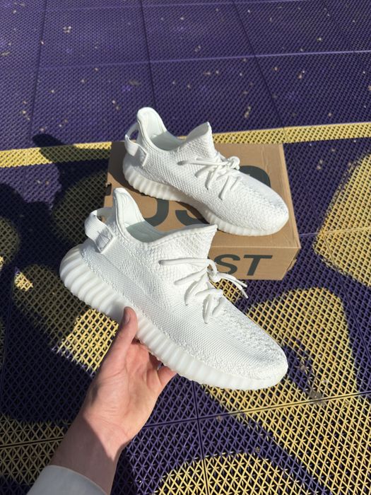 Yeezy 350v2 Triple White