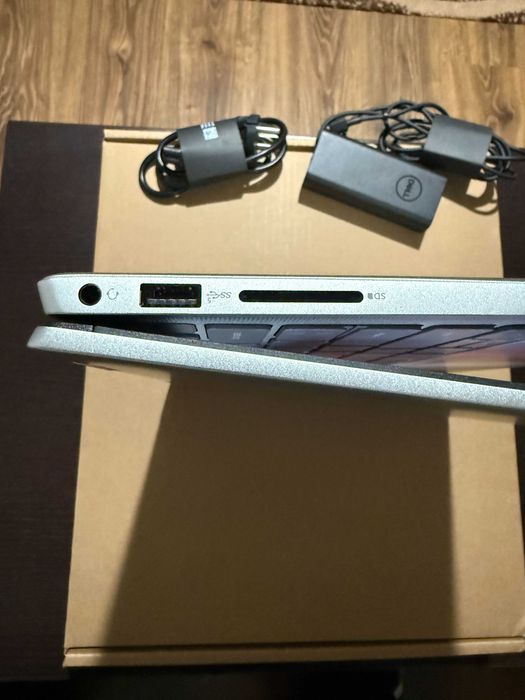 Laptop Dell Inspiron 7430 2-in-1 14-inch FHD+ Touch i5 8GB RAM LPDDR5 512 GB SSD Argintiu CA NOU Garantie
