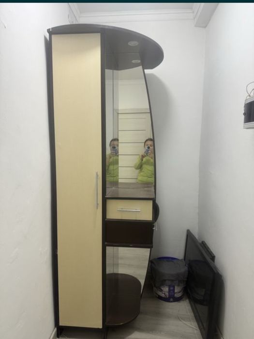 Шкаф в коридор, можно угловым, пр.киев