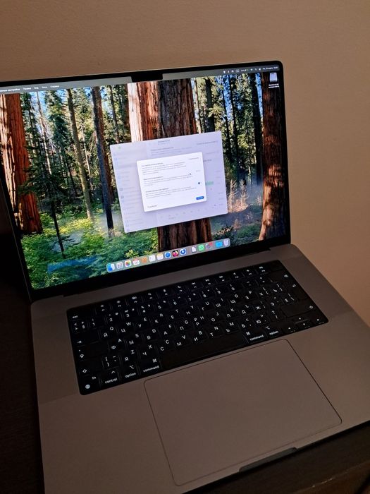 MacBook Pro 16" в идеальном состоянии (Батарея 97%)