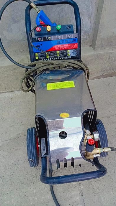 Срочно продаётся Карчер профессиональный