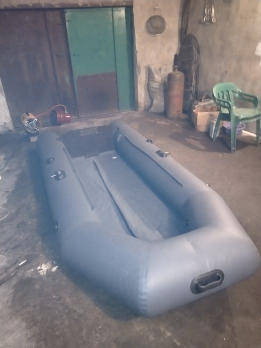 Лодка почти новая