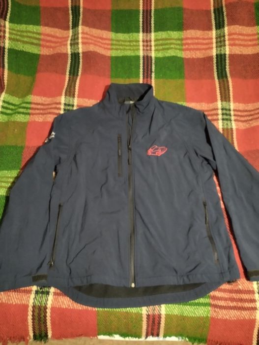 Ветроустойчиво яке с качулка Ветровка