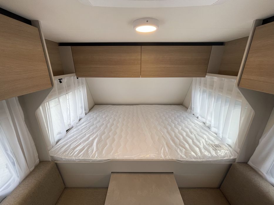 Rulota Lmc Sassino 470k/ 6 persoane/ noua/ premium/ 12 ani