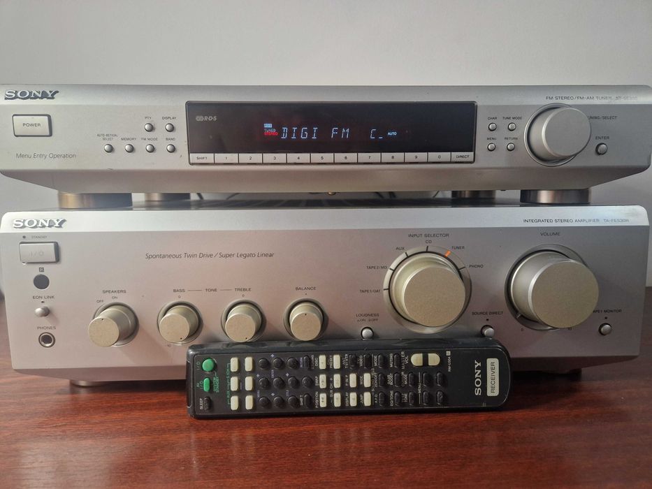 Tunerul FM/AM RDS Sony ST-SE300