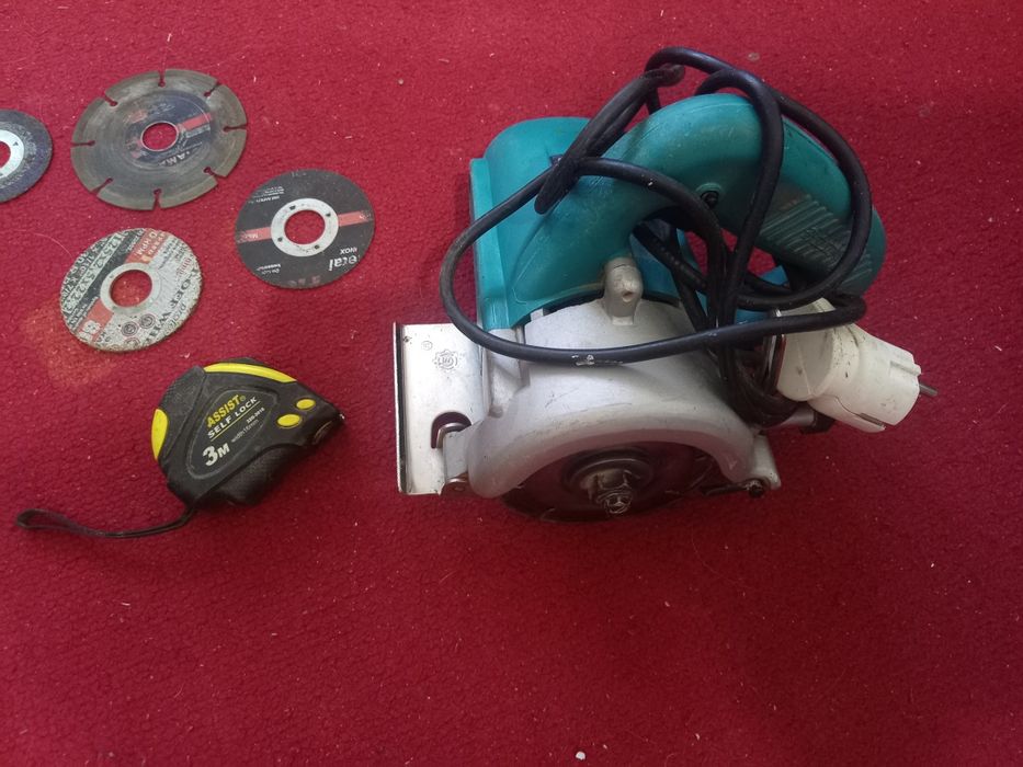 Продам электро кафелерезка ( с алмазным диском)