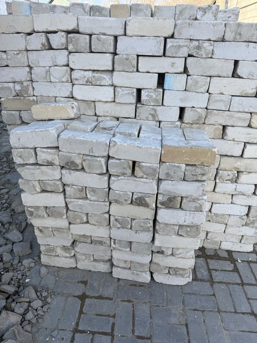 Продам Кирпичи силикат б/у