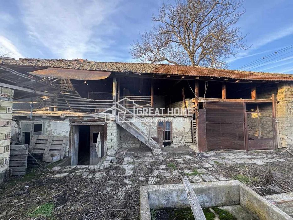 Къща с голям двор в с.Давидово
