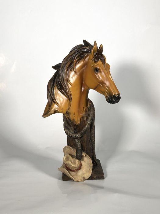 Конска статуетка