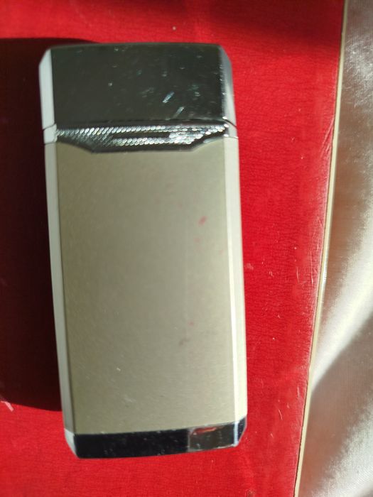 Продавам запалка със светещ дядо Коледа