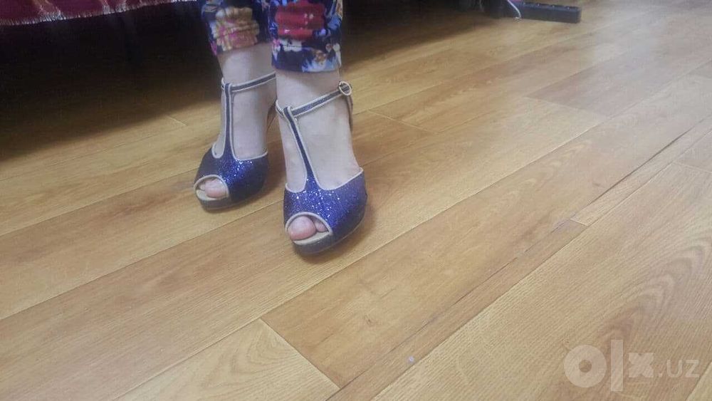 Продаются босоножки нарядные, модные