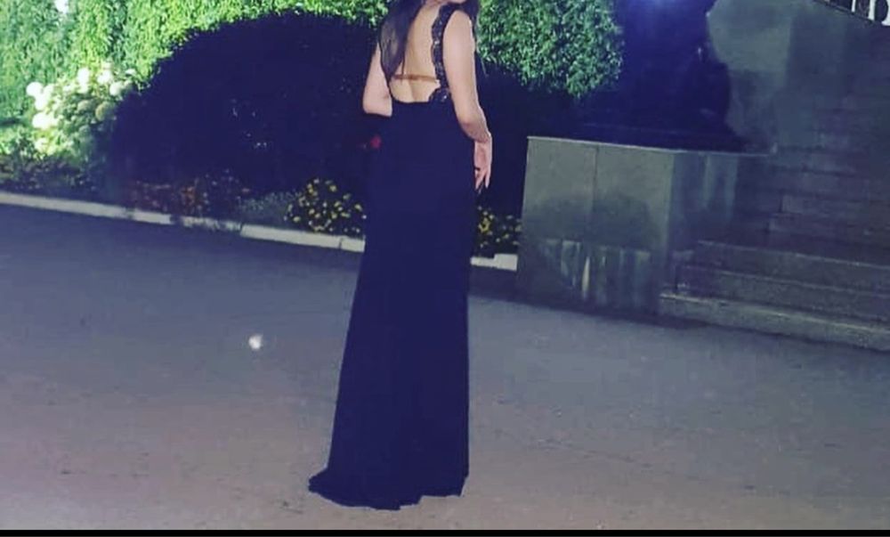 Продам шикарное платье размер 44-46