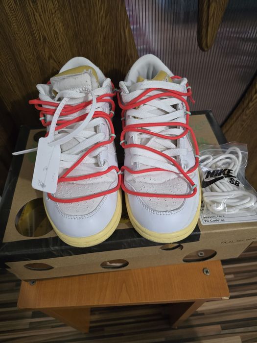 Vând dunk off white